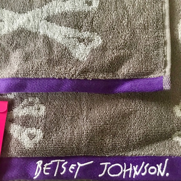 Betsey Johnson 3 Towels Skelator Skull Purple Set - Picture 6 of 6